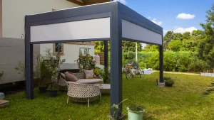 หลังคาอลูมิเนียมพับเก็บได้ , ม่านม้วนแนวดิ่ง