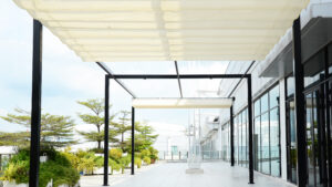 หลังคาผ้าใบเปิด-ปิดได้