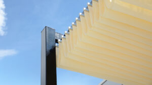 หลังคาผ้าใบเปิด-ปิดได้